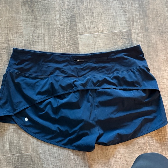 Lululemon Speed Up Shorts 2.5” Size 20 - Picture 2 of 4
